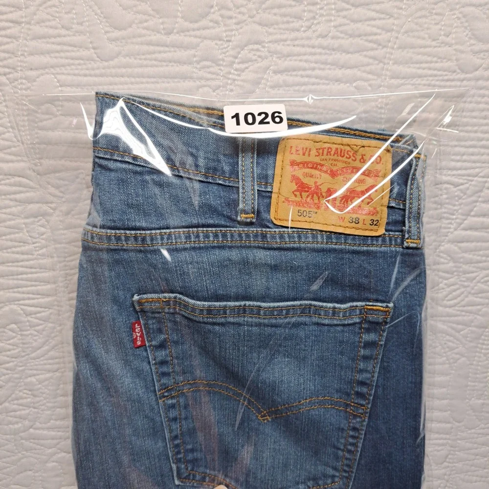 Levis 505 Regular Fit Jeans Mens 38x32 Medium Wash Excellent Straight Leg